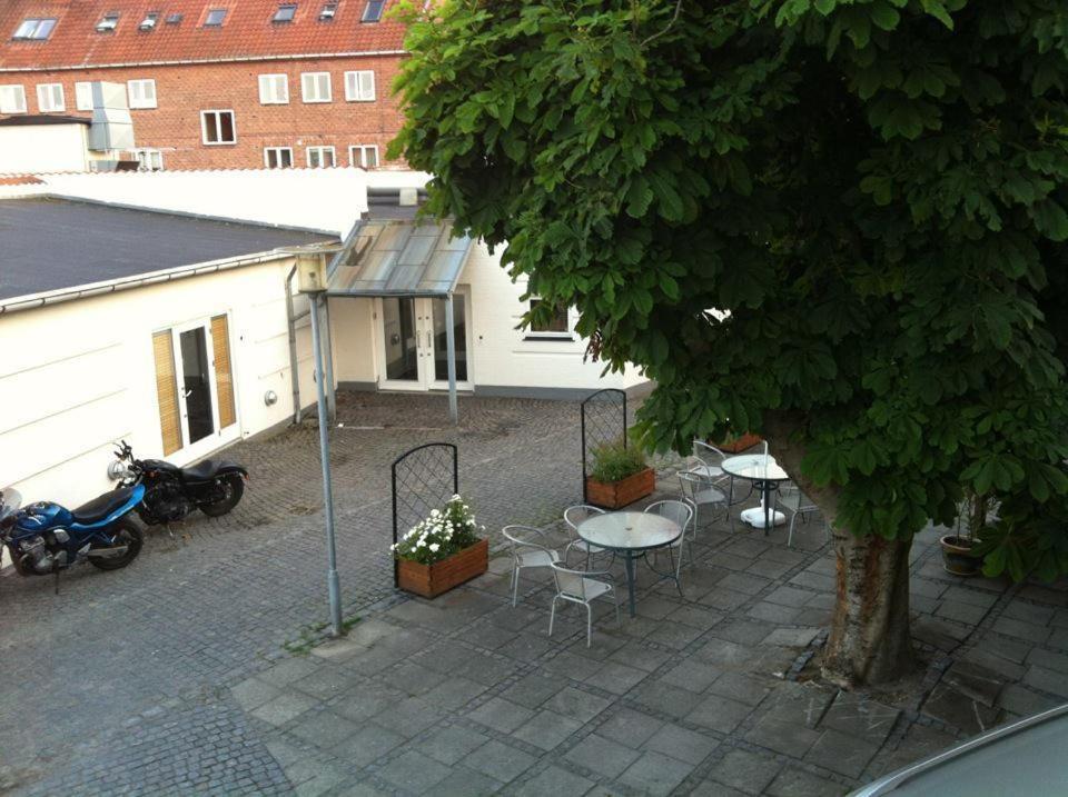 Det Lille Hotel Рённе Экстерьер фото